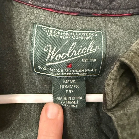 Vintage Woolrich Forest Green Casual Button-Down Shirt - Picture 2 of 4